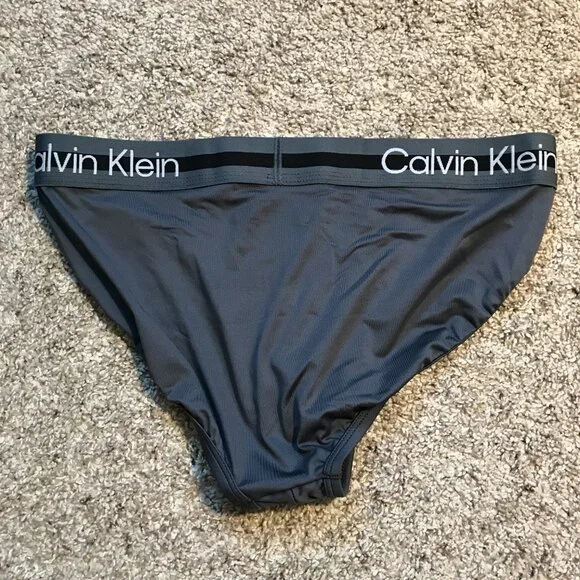 Calvin Klein Briefs - Picture 3 of 4
